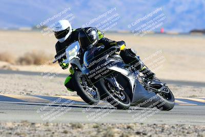 media/Jan-08-2022-SoCal Trackdays (Sat) [[1ec2777125]]/Turn 4 (1145am)/